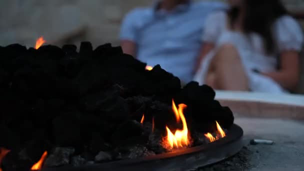 Boy Girl Enjoy Chatting Firepit Romantic Fire Glow Romantic Date — Stock video