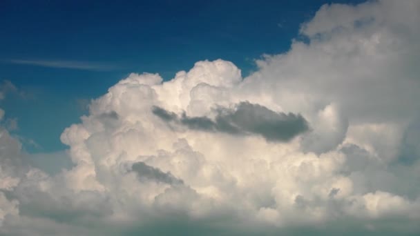 Close Shot Van Witte Cumulonimbus Wolkenvorming Lucht Time Lapse — Stockvideo