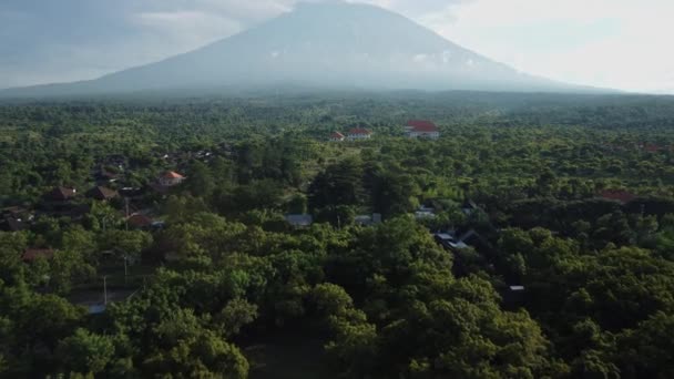 Панорамный Вид Гору Агунг Деревне Бали — стоковое видео