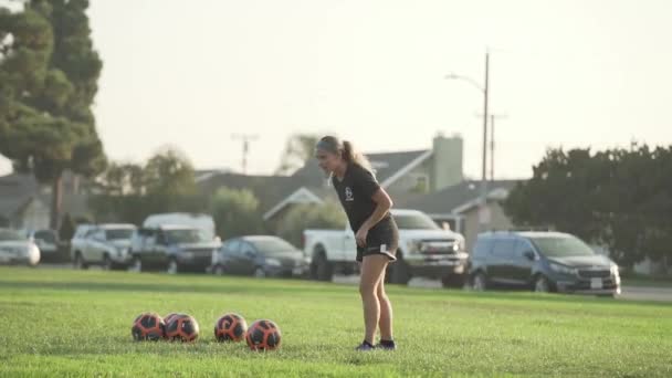 Female Soccer Coach Passing Ball Player Shoot — 图库视频影像