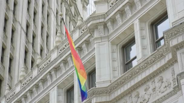 Rainbow Lgbtq Pride Flag Building Downtown Chicago Usa Close — Stock Video