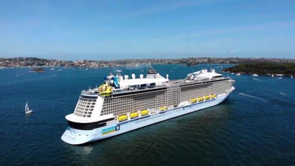 Drone Shot Cruise Ship Sydney Harbor — Vídeos de Stock