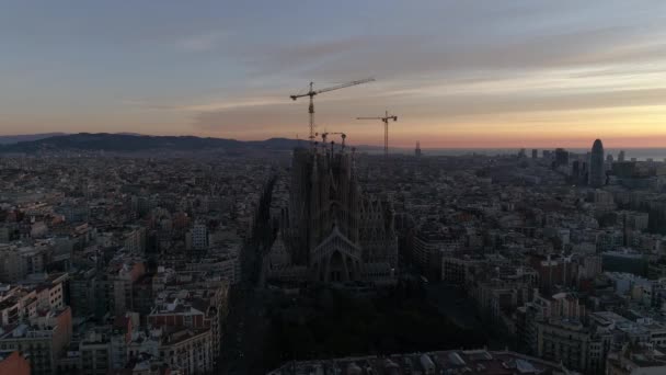 Cathedral Sagrada Familia Barcelona Surrounded Other Buildings — Video