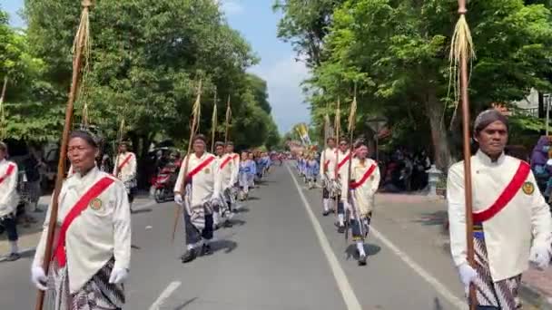 Parade Royal Soldiers Bregodo Historical Costumes Celebration Founding City Bantul — Stock video