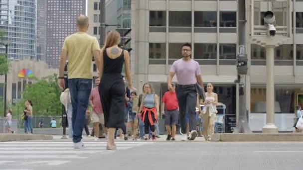 Chicago Usa People Pedestrian Crossing Foot Traffic Summer Day Slow — Wideo stockowe