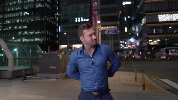 Caucasian Businessman Shove Shirt Pants White Standing Sidewalk Gangnam Street — Stockvideo