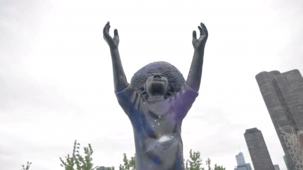 Reach Sculpture Art Installation Chris Daze Ellis Navy Pier Chicago — стокове відео