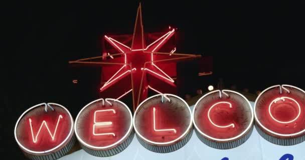 Welcome Las Vegas Neon Sign Downtown Strip Night Lights — Vídeo de Stock