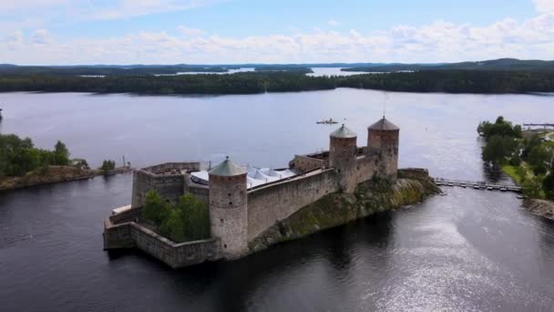 Rotating Aerial Drone Shot Medieval Castle Olavinlinna Finland Beautiful Summer — 图库视频影像