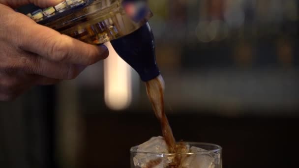 Slow Tilt Shot Bartender Pouring Soda Out Fountain Local Pub — Stock video