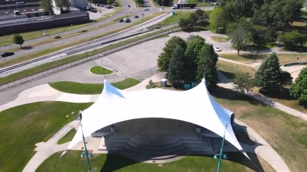 Descent Slash Pedestal Motion Front Heritage Landing Concert Pavilion — Stock videók