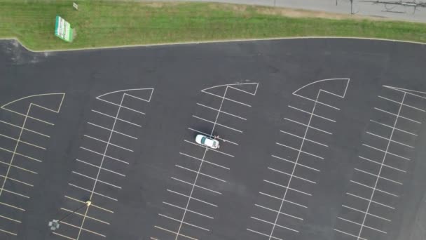 Top View Family White Van Sitting Empty Parking Lot — Vídeo de stock