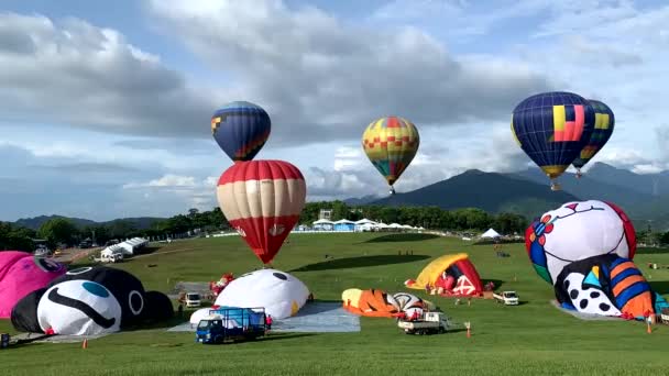 Taitung Taiwan July 2022 Balloons Fly Point View Shot Ground — Stok video