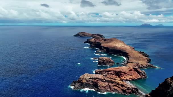 Flying Sideways Miradouro Ponta Furado Viewpoint Madeira Island Portugal Aerial — Stock Video