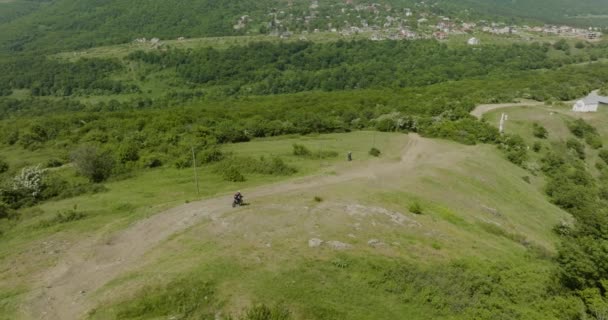 Two Motorcycles Road Cruise Rural Village Georgia — ストック動画