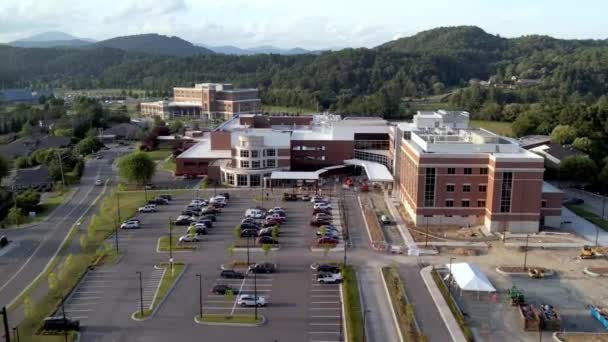Aerial Push Appalachian Regional Healthcare System Boone North Carolina — стокове відео
