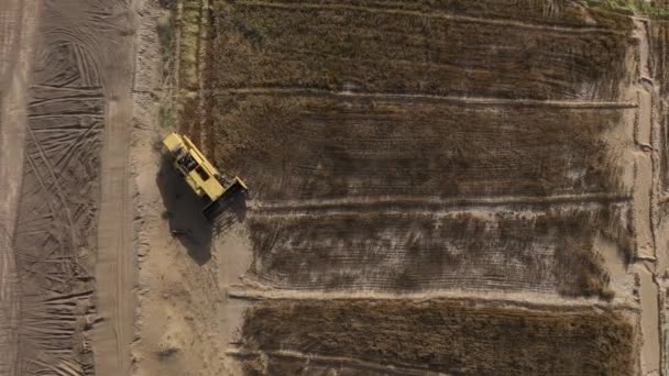 Birds Eye Aerial View Combine Harvester Working Punjab Field Pakistan — ストック動画