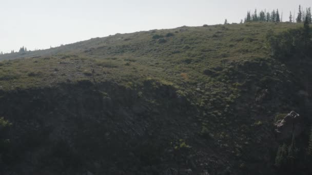 Drone Shot Guy Hiking Utah Mountains Hiking Mountain Top Hiking — Stock Video