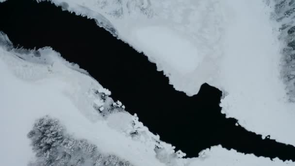 Blick Aus Der Luft Über Den Kalten Winter Waldsee Norbotten — Stockvideo