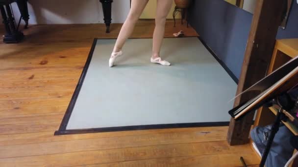 Mental Balance Dancing Perfect Shot Ballerina White Skirt Golden Body — 图库视频影像