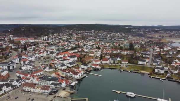 High Altitude Aerial Lillesand Town Southern Norway Slowly Flying Backwards — Stockvideo
