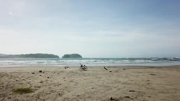 Fly Bike Parked Beach — Αρχείο Βίντεο