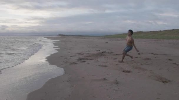 Dancer Jump Beach Sunrise — Stockvideo