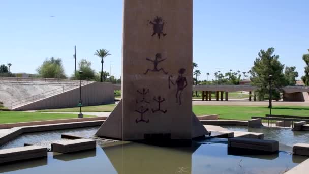 Fountain Pictographs Bicycle Rides Eldorado Park Scottsdale Arizona — Vídeo de Stock