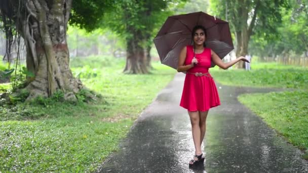 Beautiful Romantic Asian Girl Feeling Rain Drops Her Hands Extending — Wideo stockowe