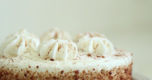Gâteau Aux Épices Citrouille Assis Sur Comptoir Blanc Propre Début — Video