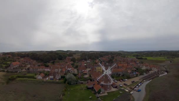Denizin Yanındaki Cley Etrafındaki Norfolk Insansız Hava Aracı Görüntüleri — Stok video