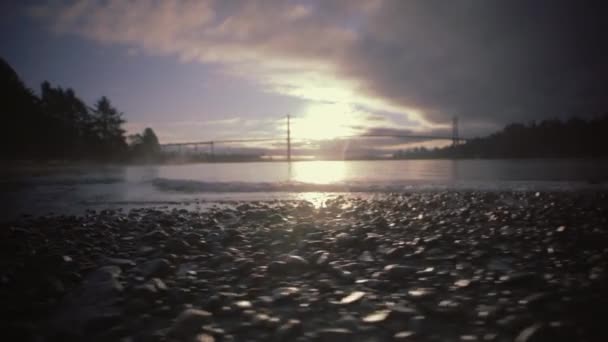 Morgendlicher Sonnenaufgang Felsigen Strand Von Ambelside — Stockvideo