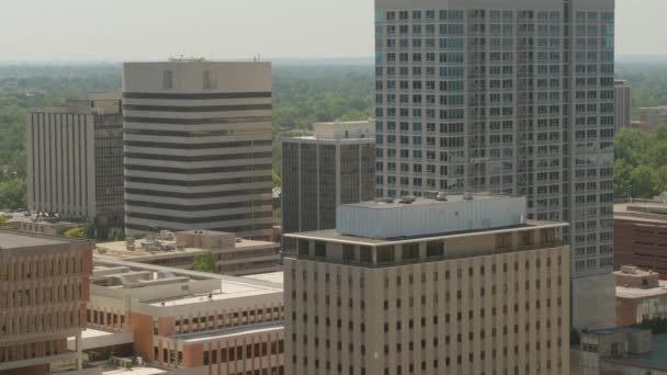 Aerial City Buildings Urban Downtown Camera Tilts Street — ストック動画