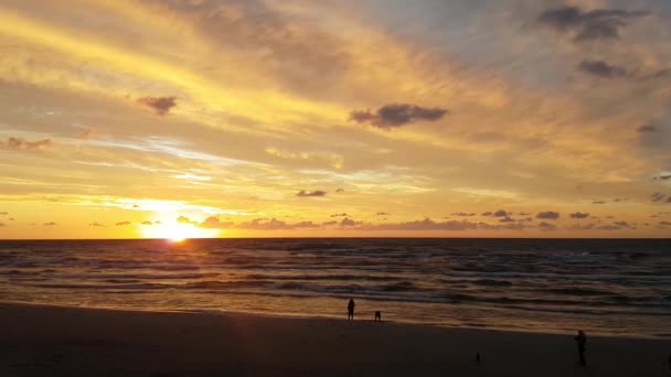 Ηλιοβασίλεμα Στην Παραλία Βαλτική Θάλασσα Lubiatowo Πολωνία Όμορφα Χρώματα — Αρχείο Βίντεο