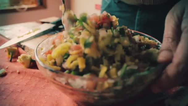 Chef Mixing All Vegetables Spoon Bowl — Vídeo de stock