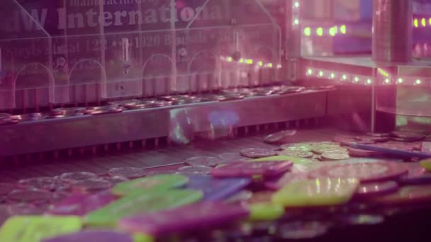 Closeup Coin Machine Game Fairground Light Reflection Window — Vídeo de Stock