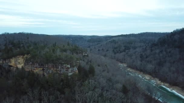 Aerial Shot Cliffs Icy Mountain River — Vídeos de Stock