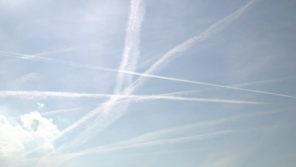 October 2018 Time Lapse Aircraft Leaving Vapour Trails Pass High — Stockvideo