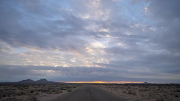 莫哈韦沙漠中的沙漠云雾时间流逝 — 图库视频影像
