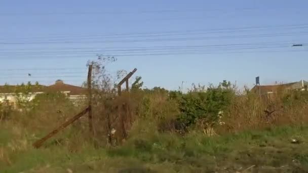 Sem Teto Sentado Longo Trilhas Trem Laterais Cambridge East London — Vídeo de Stock