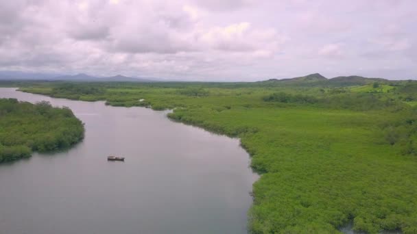 Widok Rzekę Małą Łódką Boca Chica Panama Zwolniony Ruch — Wideo stockowe