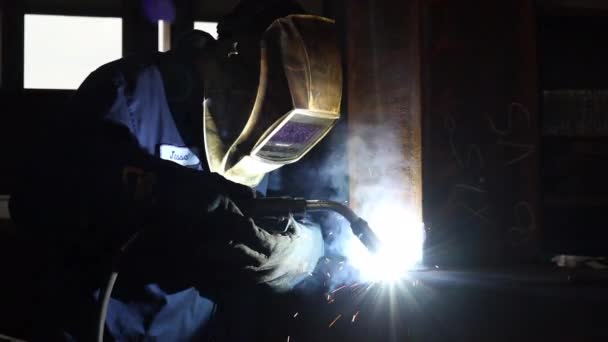 Man Welding Beams Walking Bridge Slow Motion — Video Stock