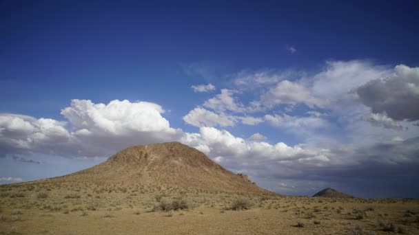 Wide Shot Desert Time Lapse Cloudy Day — Vídeos de Stock