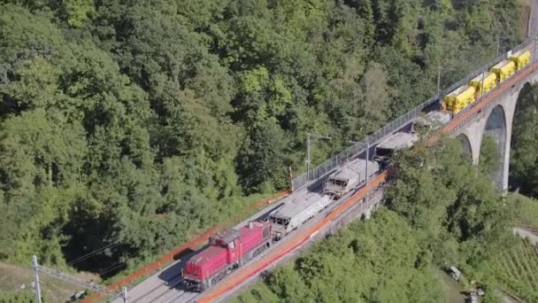 Aerial View Freight Train Laying Ballast Passing Slowly Viaduct Pont — Stockvideo