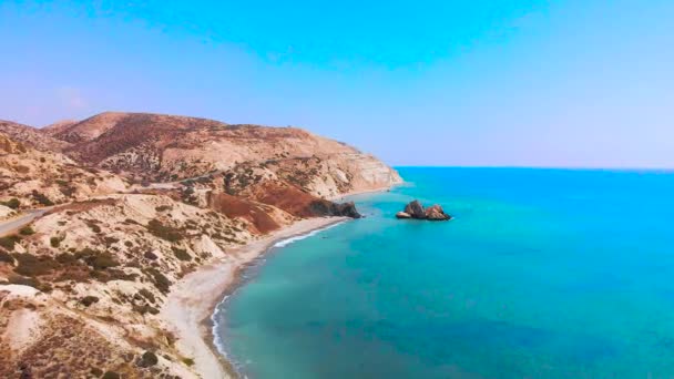 Slow Aerial View Flying Coast Pafos Away Aphrodite Rock Coast — Vídeo de Stock