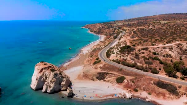 Aerial Shot Tourists Beach Aphrodite Rock Coast Paphos Cyprus — 图库视频影像