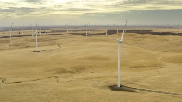 Aerial Shot Windmills Spinning Montezuma Hills — Stockvideo