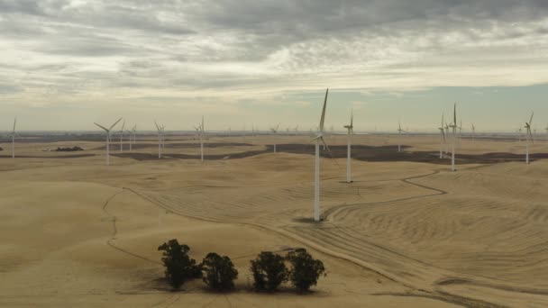 Aerial Shot Windmills Spinning Montezuma Hills — Stockvideo