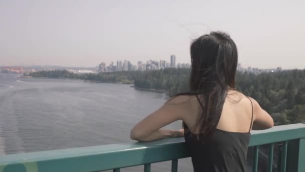 Medium Steadicam Shot Asian Woman Enjoying Beautiful View Burrard Inlet — Stockvideo