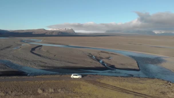 Aerial Shot Car Parked Glacial River System — Stockvideo